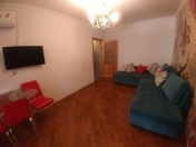 İcarəyə verilir 2 otaqlı 60 m2 köhnə tikili Elmlər Akademiyası m.