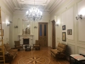 Satılır 6 otaqlı 270 m2 köhnə tikili Sahil m.