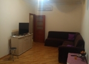 Satılır 2 otaqlı 60 m2 köhnə tikili Yasamal parkı