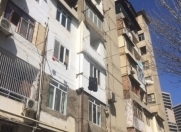 Satılır 4 otaqlı 100 m2 köhnə tikili Elmlər Akademiyası m.