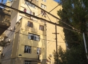 Satılır 3 otaqlı 120 m2 köhnə tikili 3 mkr