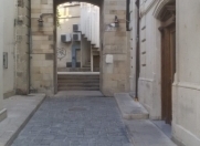 Satılır 2 otaqlı 65 m2 köhnə tikili İçəri Şəhər m.