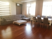 Satılır 3 otaqlı 120 m2 yeni tikili Nizami m.