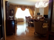 Satılır 4 otaqlı 184 m2 yeni tikili Nizami m.