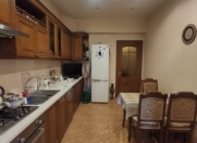 Satılır 4 otaqlı 178 m2 yeni tikili 28 May m.