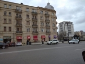 Satılır 2 otaqlı 60 m2 köhnə tikili Nizami m.