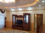 İcarəyə verilir 4 otaqlı 200 m2 yeni tikili 28 May m.