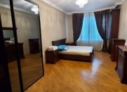 İcarəyə verilir 3 otaqlı 150 m2 yeni tikili Tibb Universiteti