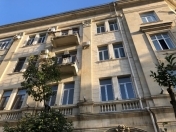 Satılır 3 otaqlı 120 m2 köhnə tikili Sahil m.