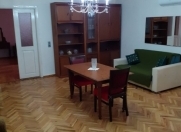 İcarəyə verilir 2 otaqlı 90 m2 köhnə tikili Yasamal r.