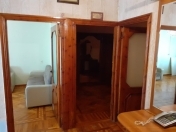 Satılır 3 otaqlı 90 m2 köhnə tikili Ayna Sultanova heykəli