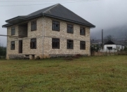 Satılır 8 otaqlı 205 m2 həyət evi Astara