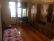 Satılır 1 otaqlı 30 m2 köhnə tikili Gənclik m.