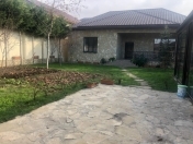 Satılır 4 otaqlı 165 m2 bağ evi Saray