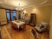 Satılır 4 otaqlı 130 m2 köhnə tikili Altes Plaza