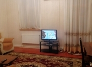 İcarəyə verilir 3 otaqlı 75 m2 köhnə tikili Heydər Əliyev Mərkəzi