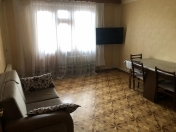 İcarəyə verilir 3 otaqlı 100 m2 köhnə tikili 20 yanvar m.