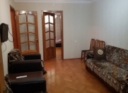 İcarəyə verilir 2 otaqlı 43 m2 köhnə tikili Elmlər Akademiyası m.