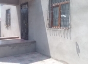 Satılır 3 otaqlı 100 m2 həyət evi Binə