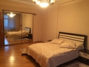 İcarəyə verilir 3 otaqlı 165 m2 yeni tikili Gənclik m.