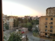 Satılır 5 otaqlı 120 m2 köhnə tikili Xalqlar Dostluğu m.