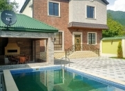 İcarəyə verilir 5 otaqlı 250 m2 bağ evi Qəbələ