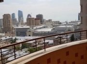 Satılır 3 otaqlı 130 m2 yeni tikili 28 May m.