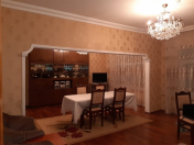 Satılır 5 otaqlı 130 m2 köhnə tikili Neftçilər m.
