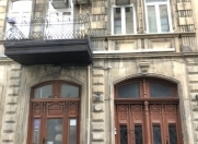 İcarəyə verilir 5 otaqlı 130 m2 köhnə tikili İçəri Şəhər m.
