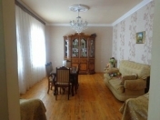 Satılır 4 otaqlı 200 m2 həyət evi Y.Günəşli