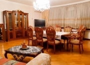 Satılır 4 otaqlı 180 m2 yeni tikili 28 May m.