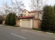 Satılır 6 otaqlı 240 m2 bağ evi Novxanı