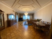 Satılır 4 otaqlı 230 m2 yeni tikili Elmlər Akademiyası m.