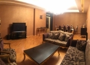 Satılır 4 otaqlı 220 m2 yeni tikili Elmlər Akademiyası m.