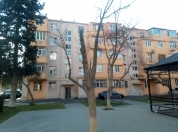 Satılır 3 otaqlı 70 m2 köhnə tikili Qara Qarayev m.