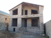 Satılır 3 otaqlı 160 m2 həyət evi Binə