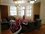 İcarəyə verilir 4 otaqlı 180 m2 yeni tikili Nizami m.