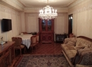 Satılır 4 otaqlı 130 m2 köhnə tikili Flame Towers