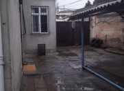 Satılır 8 otaqlı 600 m2 həyət evi Şah İsmayıl Xətai m.