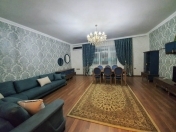 İcarəyə verilir 4 otaqlı 170 m2 yeni tikili Montin
