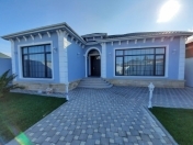 Satılır 4 otaqlı 150 m2 bağ evi Şüvəlan Park ticarət mərkəzi