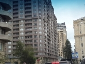 Satılır 4 otaqlı 190 m2 yeni tikili 28 May m.