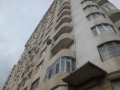 Satılır 4 otaqlı 170 m2 yeni tikili Elmlər Akademiyası m.