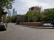 İcarəyə verilir 2 otaqlı 100 m2 obyekt İçəri Şəhər m.