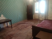 Satılır 3 otaqlı 110 m2 köhnə tikili 8 mkr