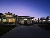Satılır 4 otaqlı 240 m2 həyət evi Şüvəlan Park ticarət mərkəzi