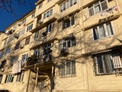 Satılır 1 otaqlı 30 m2 köhnə tikili Yasamal r.