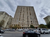 Satılır 4 otaqlı 141 m2 yeni tikili İnşaatçılar m.