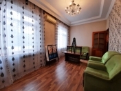 İcarəyə verilir 2 otaqlı 60 m2 köhnə tikili Qara Qarayev m.