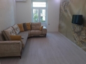 İcarəyə verilir 3 otaqlı 90 m2 köhnə tikili Sahil m.